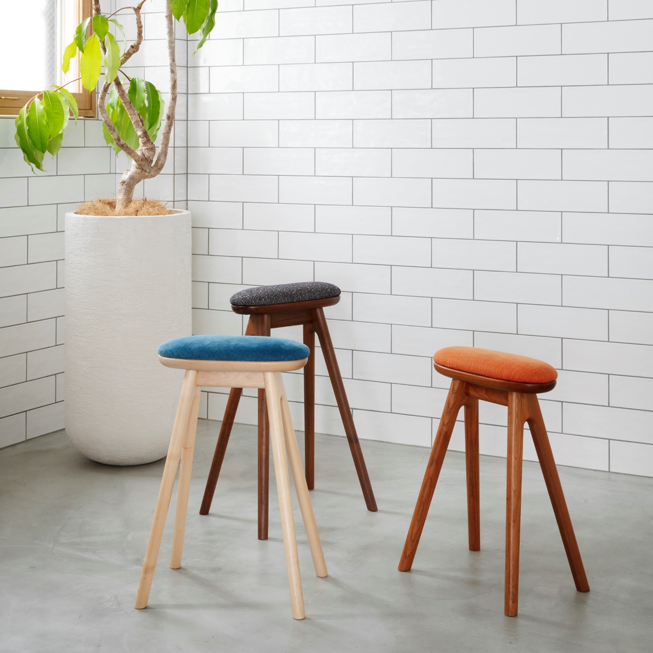 friendly!! coupé kitchen stool　フレンドリー クーペ キッチンスツール